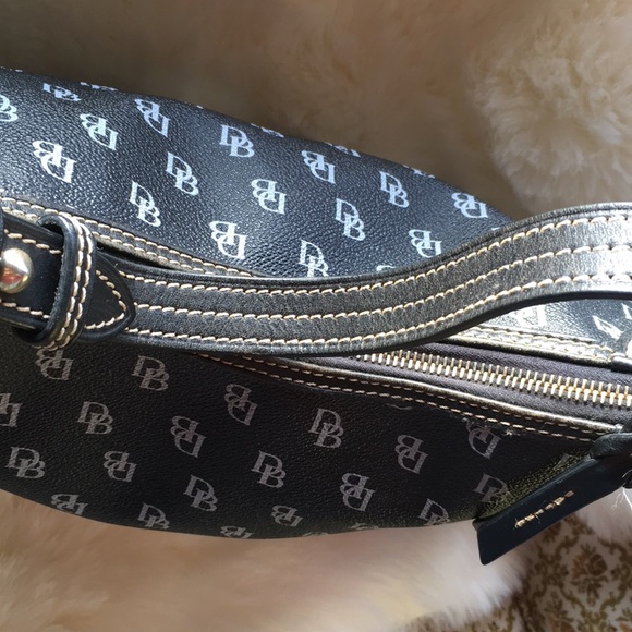 “ DOONEY & BOURKE “ HOBO STYLE BLACK PURSE - Picture 6 of 13